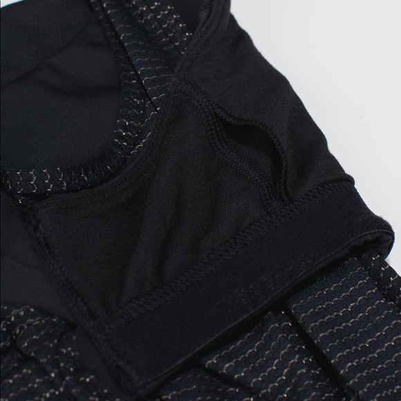 Lululemon Stash It Tank - Picture 4 of 9